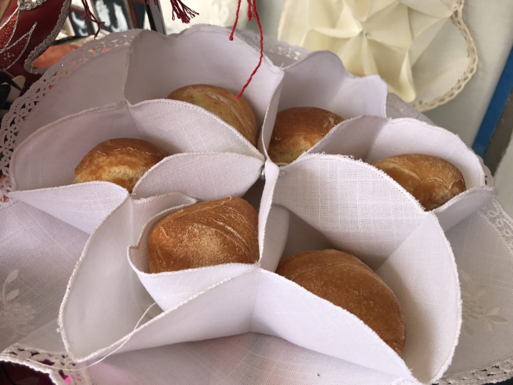 The two skills of Burano come together in this display - the fine arts of baking and lace making. 