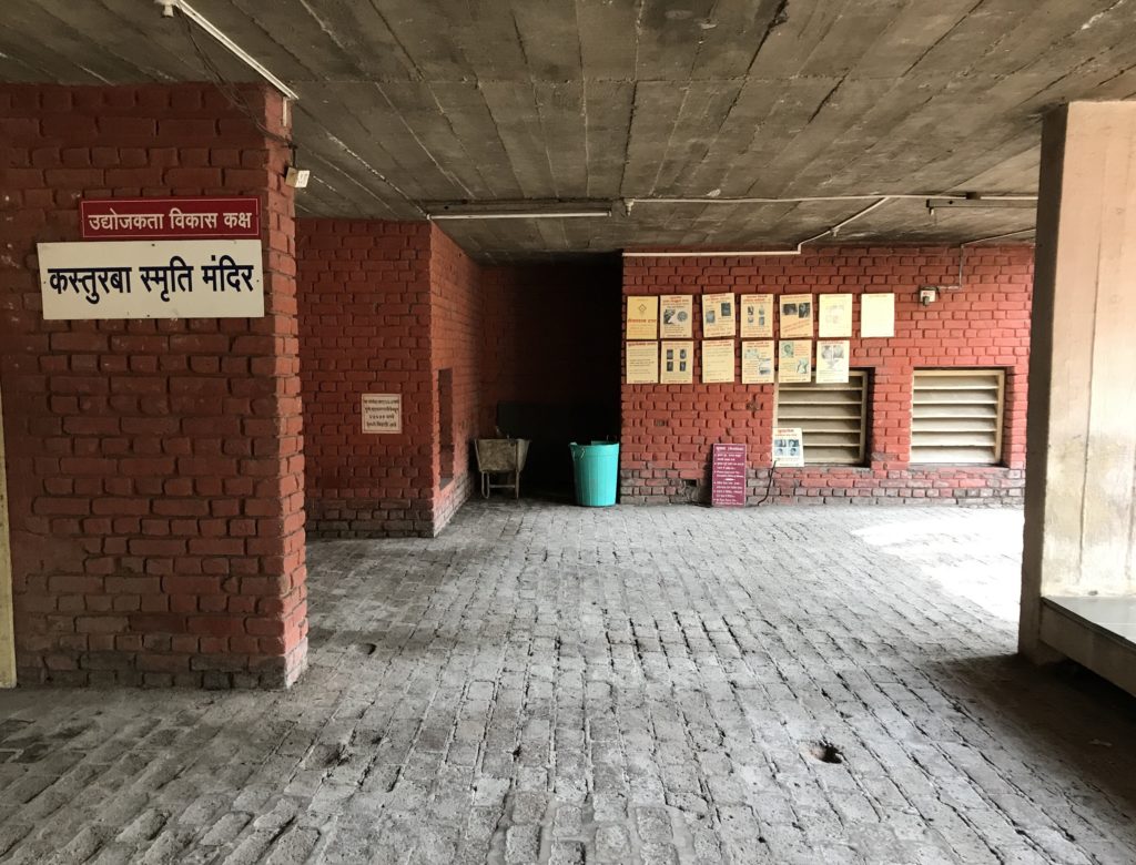 Across from Kasturba and Mahadev’s samadhi is the meeting and prayer area (Kasturba temple). It is no longer in use as it’s declared as too unstable. 