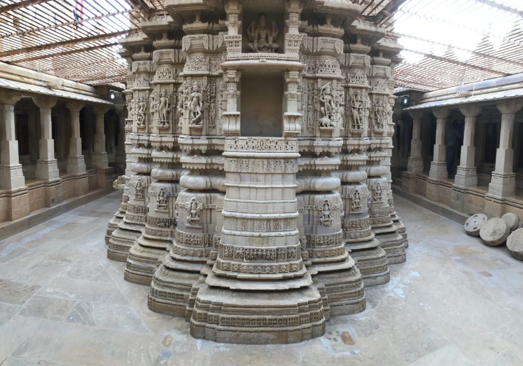 The pheri around Parshvnath bhagavan's temple is large and beautiful. Even the back of the temple is stunning with all the carvings