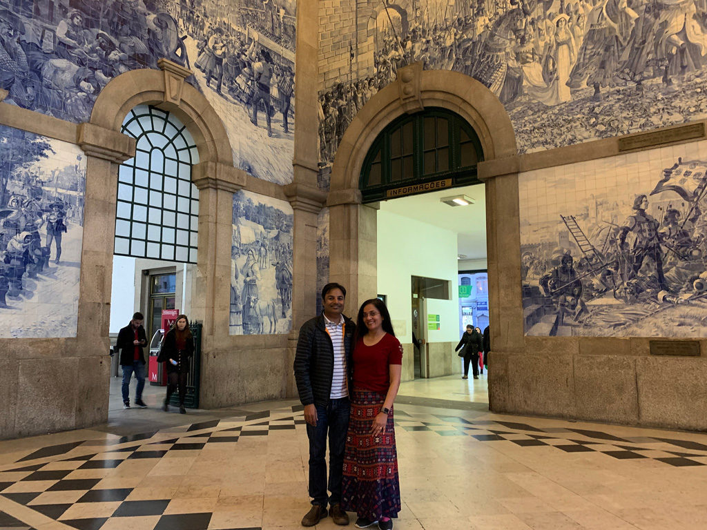 Posing São Bento train station in Porto