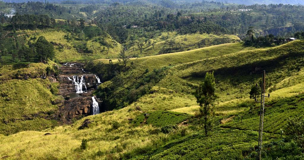 Like the famous Ramboda Waterfall, Sri Lanka has many waterfalls in the tea garden region