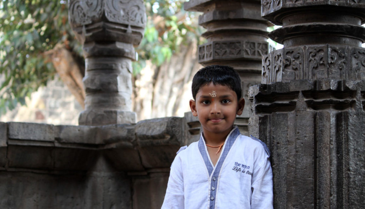 local-boy-Khidrapur-Kopeshwar-temple-1165x665