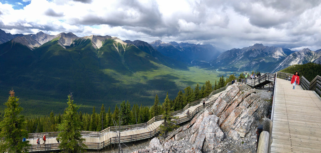 This is a section of the boardwalk system between the two tall mountains - from the Gondola center to the Observatory in Banff