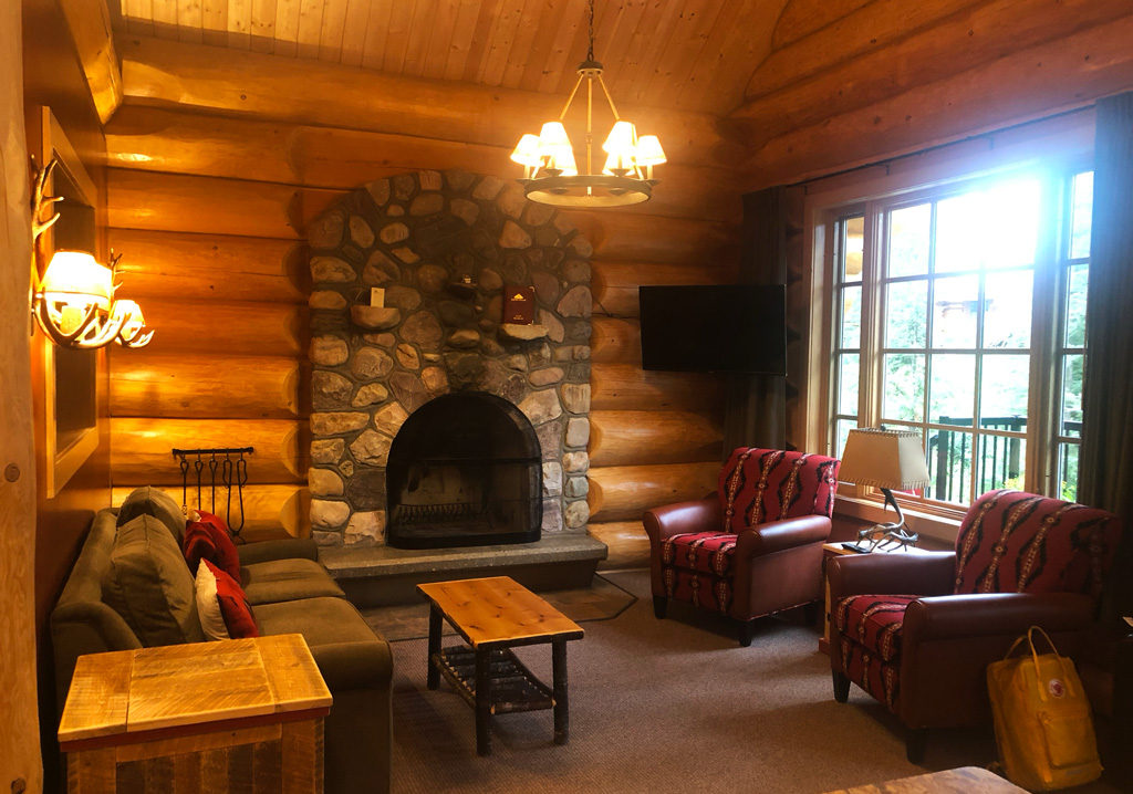 Our living room with a mountain cabin feel, the perfect place to stay in Jasper.