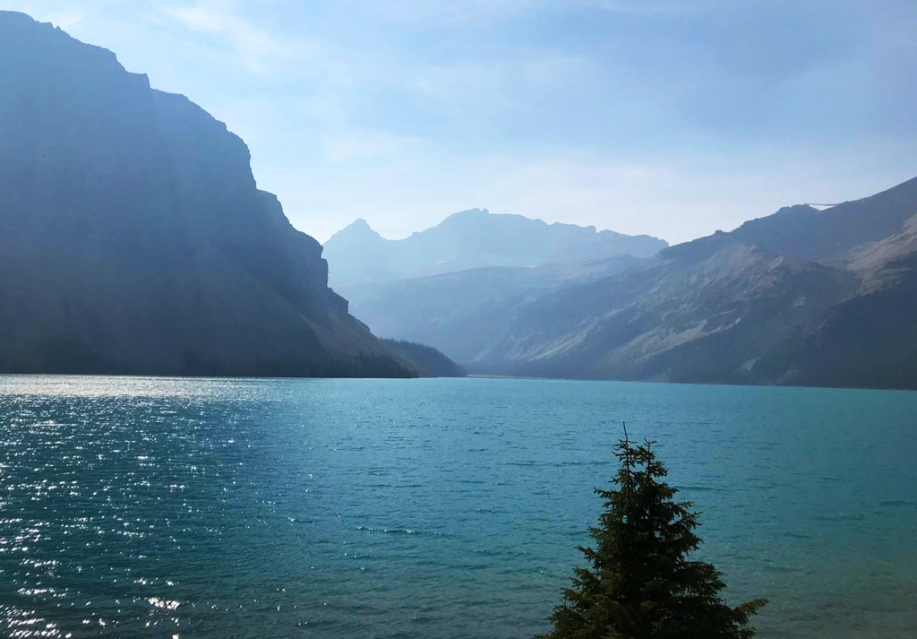 Bow Lake on Ice Fields Parkway, Banff NP, Canada