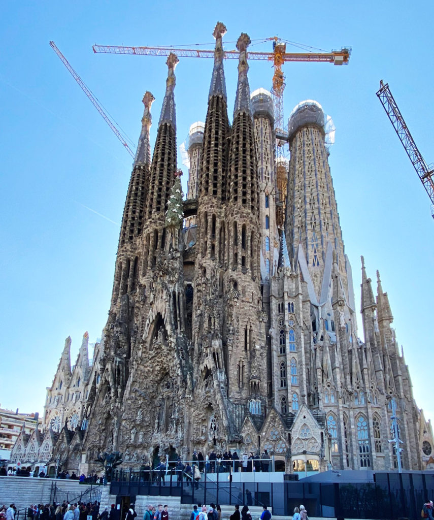 La Sagrada Familia a Barcelona Landmark, in Pictures - Story at Every ...