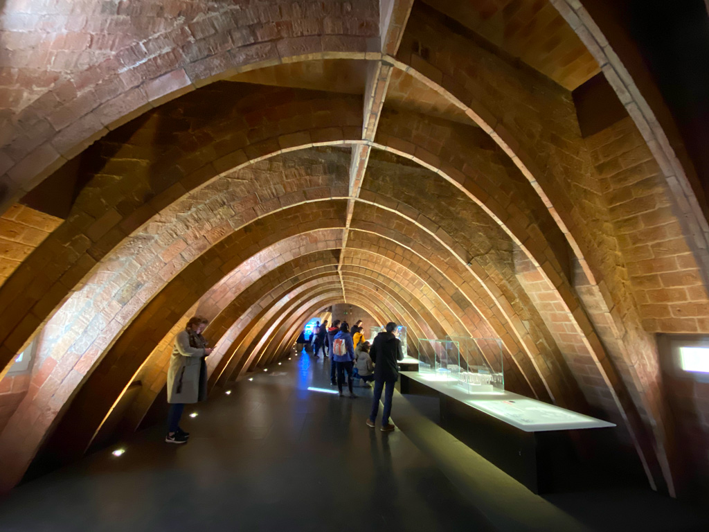 IMG_4140-Casa-Mila-Barcelona-arches-1024