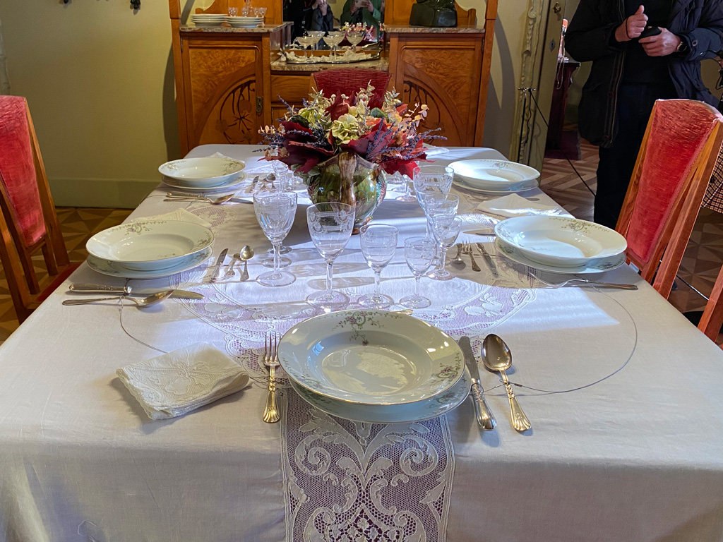 A dining table fit for entertaining and for the family in Casa Míla, Barcelona.