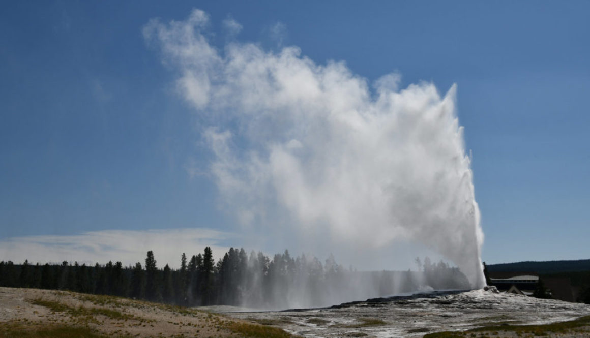 Yellowstone National Park Old Faithful geyser