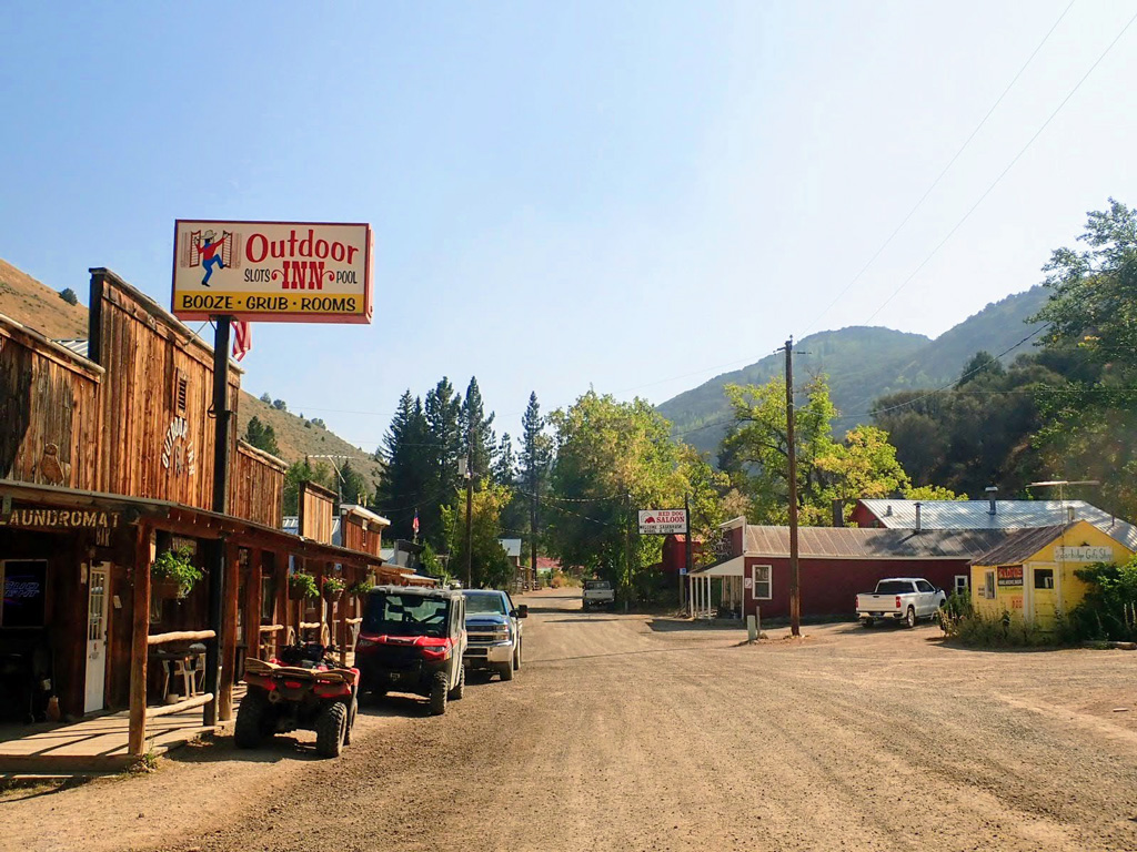 Western-US-Nevada-Jarbidge-main-street