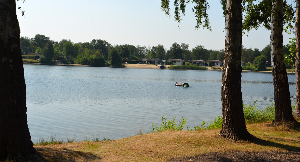 Floating-on-the-lake-in-Hoge-Hexel