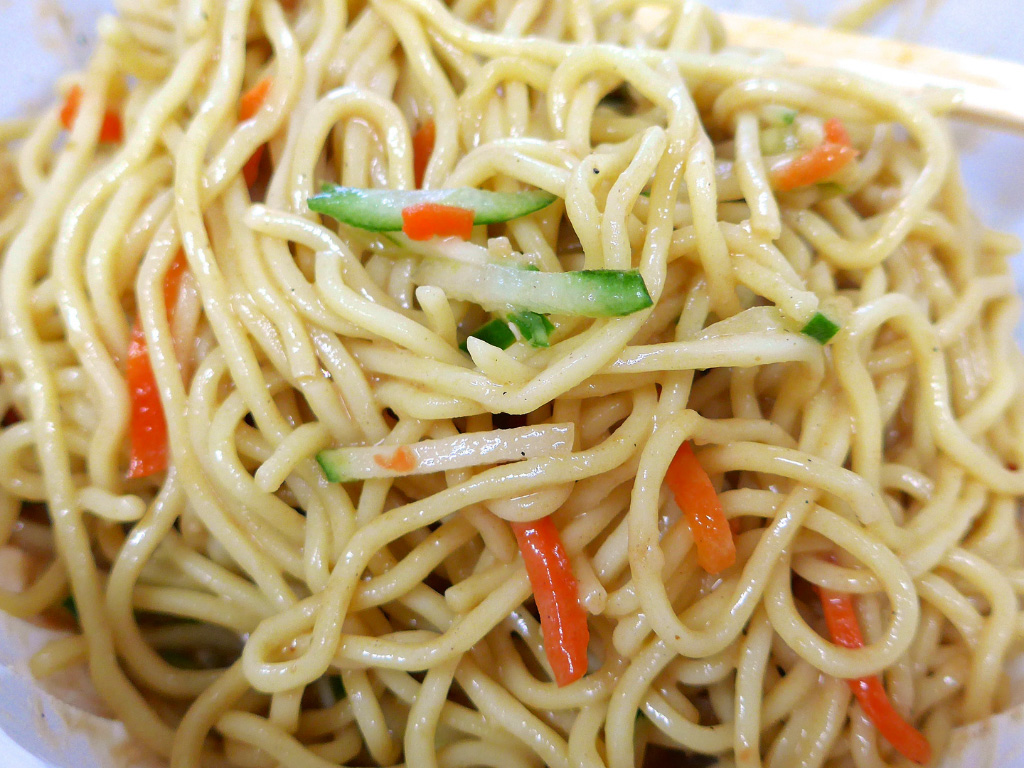 Cold noodles, a Taiwanese vegan delight in summer