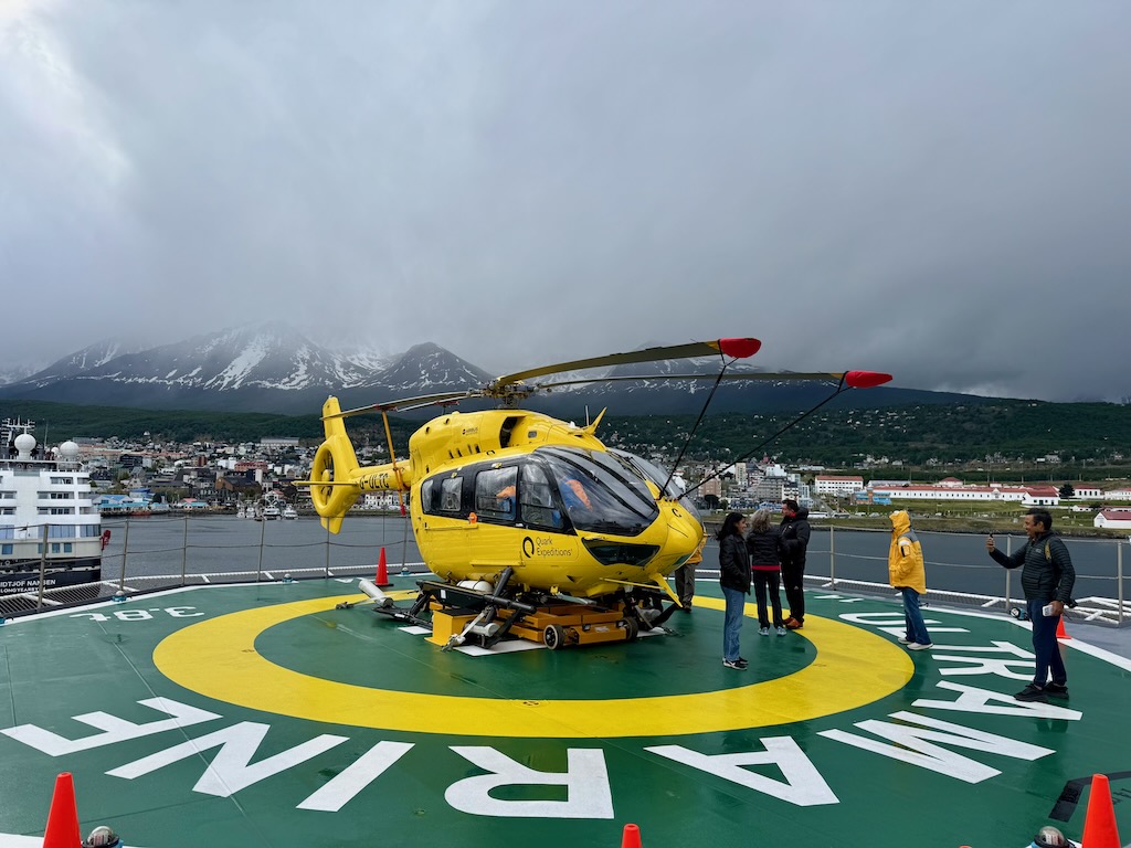 Ushuaia harbor and the helicopter introduction 